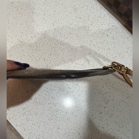 Louis Vuitton wristlet - Picture 2 of 9